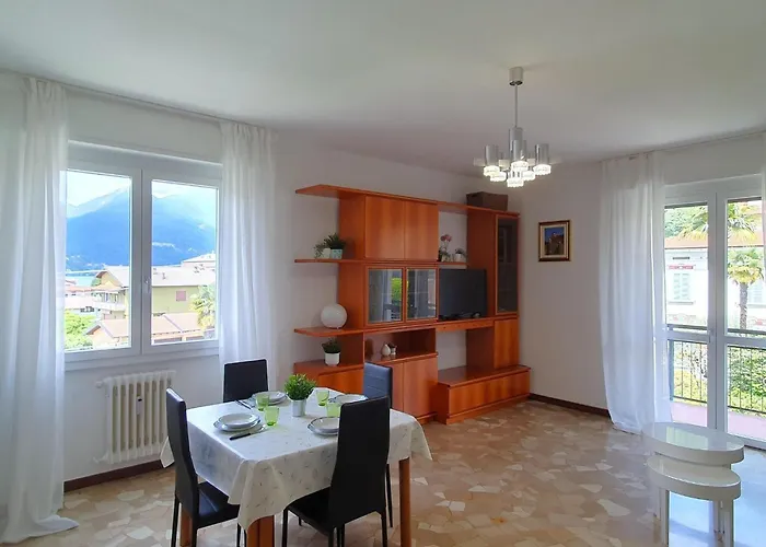 By In 아파트 Maccagno